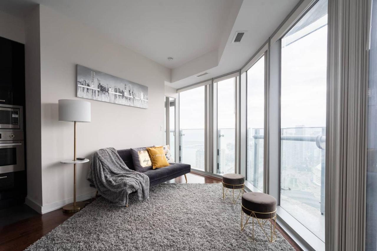 Cn Tower Facing, Free Parking, King Bed, Luxury Apartment Toronto Exterior photo